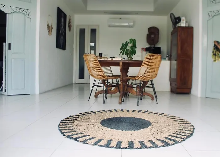 Villa Dwipa Peaceful, Spacious 2 Bedroom Sanur